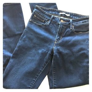 Levi’s Mid-Rise Skinny Size 6